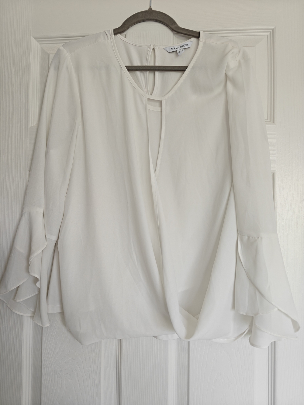 41 Hawthorn Ivory V-Neck Ruffle Sleeve Blouse